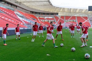 A magyar labdarúgó-válogatott edzése Debrecenben