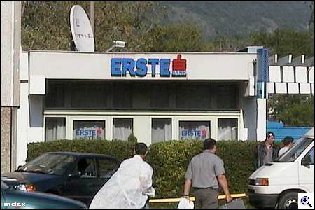 A móri bank, ahol a súlyos áldozattal járó bankrablás történt