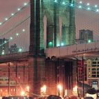 Fehér zászlókat tűztek ki az amerikaiak helyére a Brooklyn Bridge-en