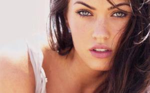 megan-fox-closeup-wallpaper-1964064852