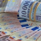 Meredeken emelkedett a forint árfolyama