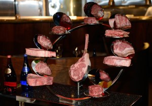 gordonramsaysteakopeningnewsconferencekbyaabugoxzl