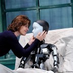 Francia-japán robotszínházi produkció a Trafóban