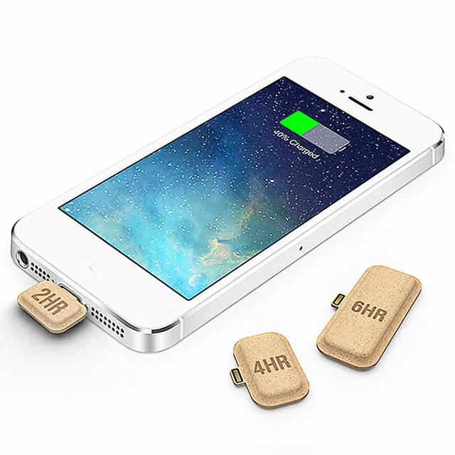3038609-inline-i-3-this-tiny-cardboard-battery-is-like-a-vitamin-for-your-smartphone