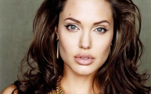 angelina_jolie_megdobbento_kijelentese_1