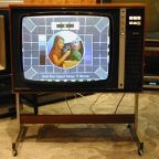 A tévénézés még vezet az internetezés előtt Magyarországon