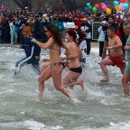 Újévi fürdőzés Szigligeten