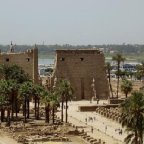 Ozirisz mitikus sírjának másolatát tárták fel Luxorban