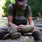 Ez csak pár kőrakás… vagy nem? Hihetetlen, mit művel ez a fickó a kövekkel!