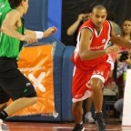 Hanga Ádám 15 pontot dobott a bajnoknak