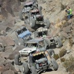 Egy speciális terepjáró verseny: kövek, barlangok, sivatag…