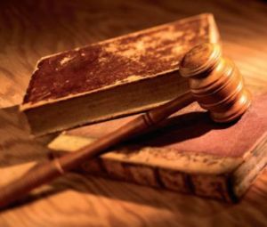 biroi_kalapacs_www.5mp.eu_