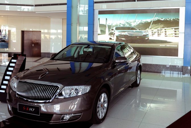 Csangcsun, 2015. február 11. A Vörös Zászló (Hungcsi) harmadik generációs H7-es modellje az északkelet-kínai Csangcsun városban lévõ FAW autógyár múzeumában 2015. február 6-án. MTI Fotó: Trebitsch Péter