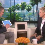 Amit ez a pasi művel az iPad-jával, az nem semmi…