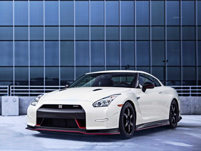 1-nissan-gt-r-nismo-3574