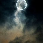 Napfogyatkozás – ÁNTSZ: súlyos szemkárosodást okozhat a jelenség közvetlen, szabad szemmel való figyelése