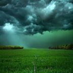 Viharos szélre és sok esőre figyelmeztetnek