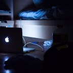 Intel: a kelet-közép európai vállalatok számítógépeinek harmada marad feleslegesen bekapcsolva