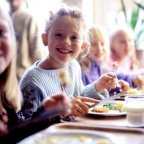 A gyermekétkeztetés körülményeinek javítására írt ki pályázatot a kormány