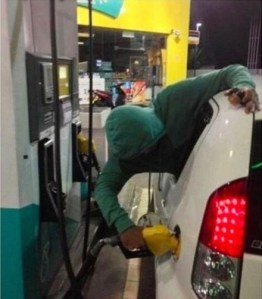 Csak ki ne kelljen szállni a tankoláshoz!