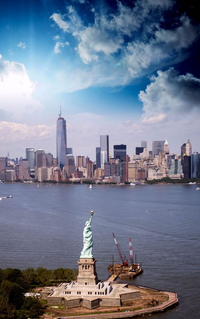 A város és a Szabadság szobor