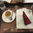 Mindentől mentesen: egy málnás csokitorta glutén, laktóz és cukormentesen