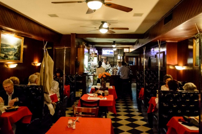 restaurant. Donohue's   Steak House   Homey institution for steaks & other straightforward classics in vintage, dark-wood quarters. Address: 845 Lexington Ave, New York, NY 10065 UES  / Upper East Side, Manhattan