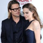 Egy angol és egy amerikai mintaházaspár közös teája