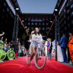 Kerékpáros divatbemutató Budapesten