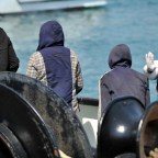 Menekültügyi vita Ausztriában – Sátrakat állítanak fel Traiskirchenben a menedékkérők elszállásolására