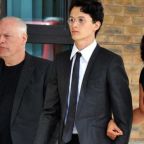 David Gilmour új albumán börtönkórus énekel