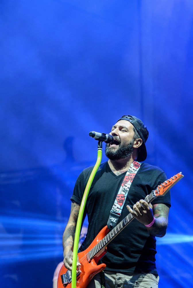 Székesfehérvár, 2015. augusztus 1. Mezõ Mihály, a Magna Cum Laude rockegyüttes frontembere a Fehérvári Zenei Napokon (Fezen) Székesfehérváron 2015. július 31-én. MTI Fotó: Bodnár Boglárka