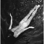 Meztelen nőt mentettek ki Kalifornia partjaitól 3 mérföldnyire az óceánból