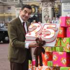 Mr. Bean a 25. évfordulóját ünnepelte a Buckingham palotában