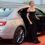 Scarlett Johansson és a hátsó ülés