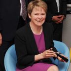 Tizenöt éves fiút vettek őrizetbe az utóbbi évek legnagyobb brit internetes adatlopásának gyanújával