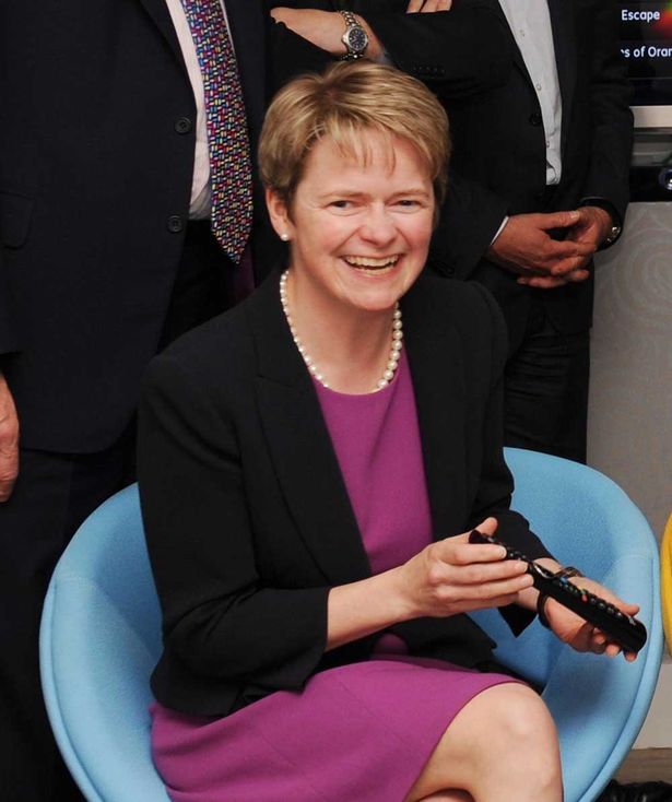 1b2bc1f8de93453ba29deaf2740be135