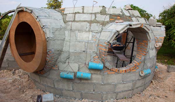 A thai barátok azért segítettek