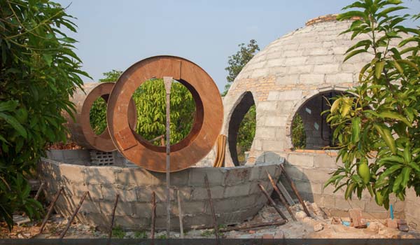 Az alapok és tartószerkezetek kerültek mintegy 6ezer dollárba