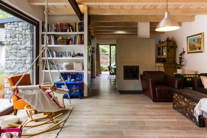 Szentendre, 2015. október 6. Borbás Péter építész által tervezett, az Év háza 2015 díjat nyert szentendrei lakóház belsõ tere 2015. október 6-án. MTI Fotó: Szigetváry Zsolt