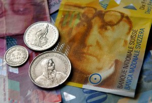 zuhanasnak-indulhat-a-svajci-frank-5887