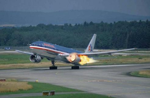 commercial-airplane-engine-fire