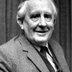 Tolkien két költeményét fedezték fel egy nyolcvanéves iskolai évkönyvben