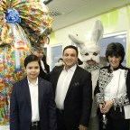 Óriás csokitojással lepte meg a Heim Pál kórház betegeit Mága Zoltán