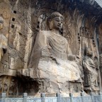 Új barlangtemplom nyílt meg különleges szobrokkal Közép-Kínában