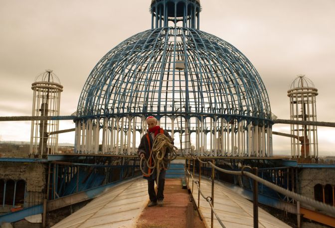 this-man-is-building-a-cathedral-out-of-nothing-for-almost-50-years-10__880