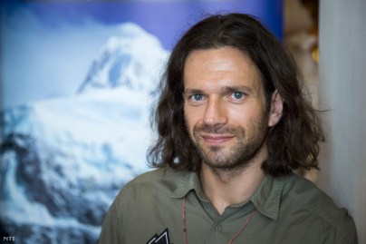 5836892_b62b171b787be93bb2ad783adde21041_wm