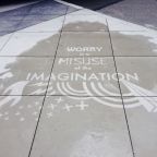 Esőre reagáló utcai művészet, ami megváltoztathatja az életed