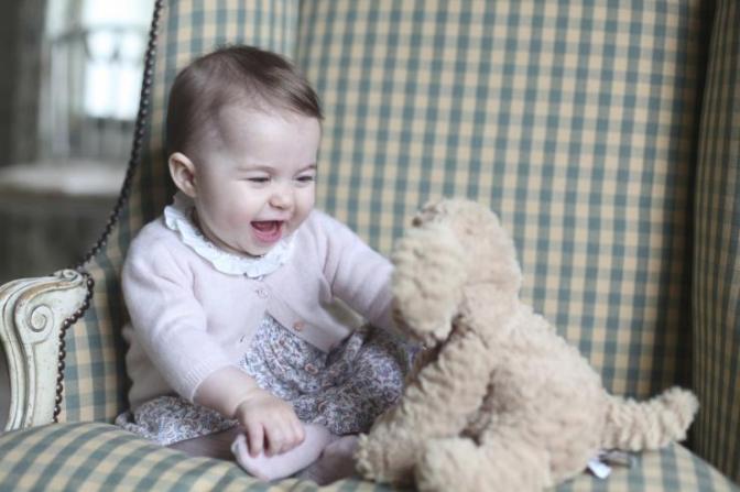 britains-princess-charlotte-seen-photograph-taken-her-mother-catherine-duchess-cambridge-november