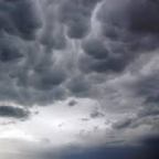 Borúsan folytatódnak május első napjai